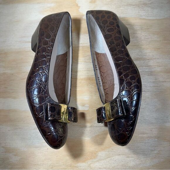 Salvatore Ferragamo Brown Low Heels  with Crocodile Pattern Women’s Size 6 - Picture 5 of 8